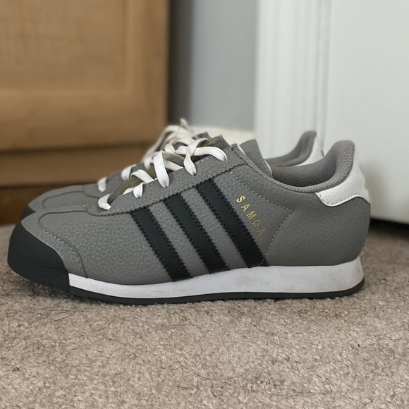 Girls Adidas Sneakers - Picture 1 of 3